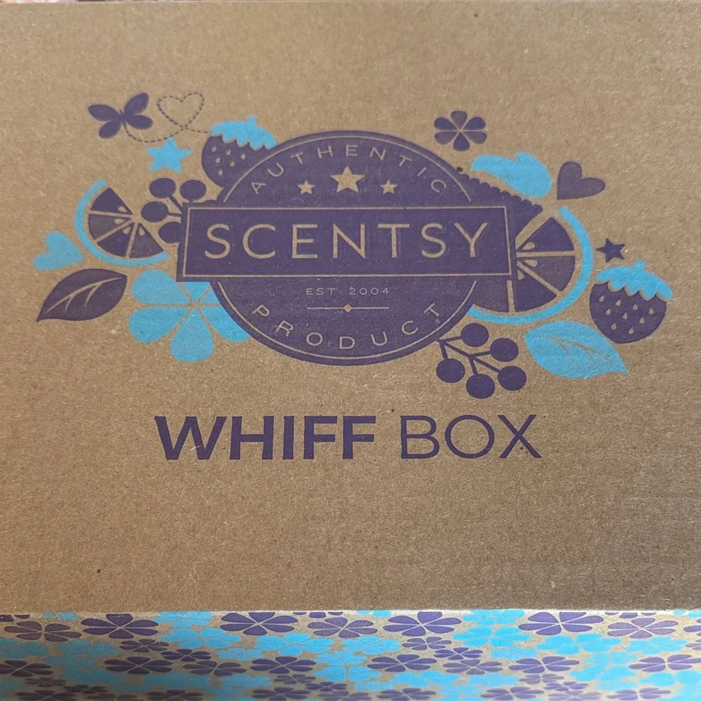 Scentsy Whiff Box Autumn 2025 - Picture 1 of 4